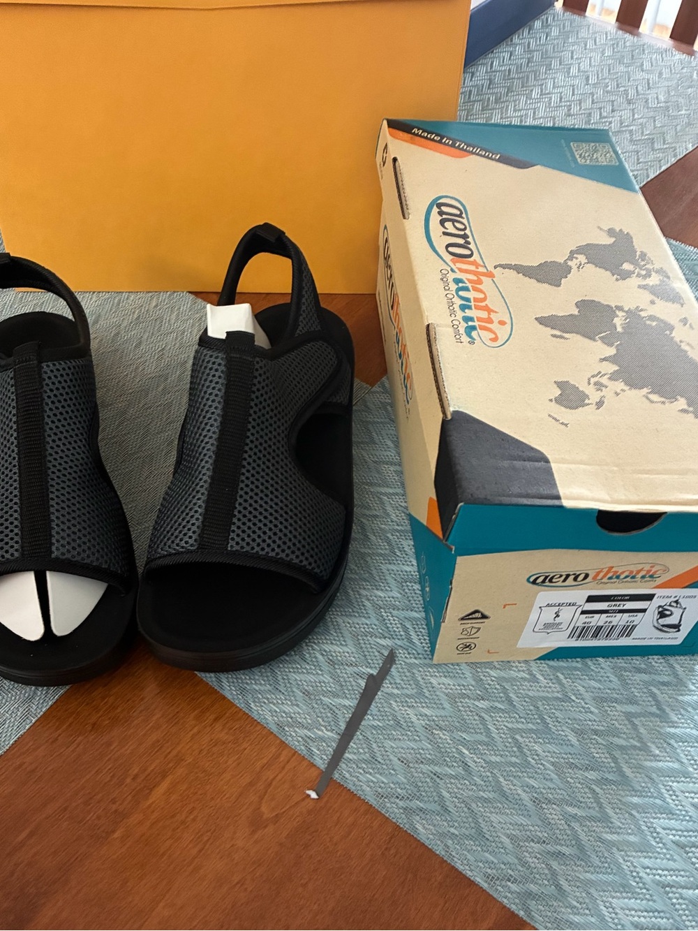 Aerothotic Women’s Black Mesh Comfort Sandals size 10 new